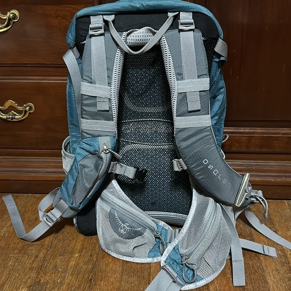 Osprey Sirrus 24 Hiking Backpack/Day Pack, Teal/Gray, Rain Cover, Sz Small main image 9